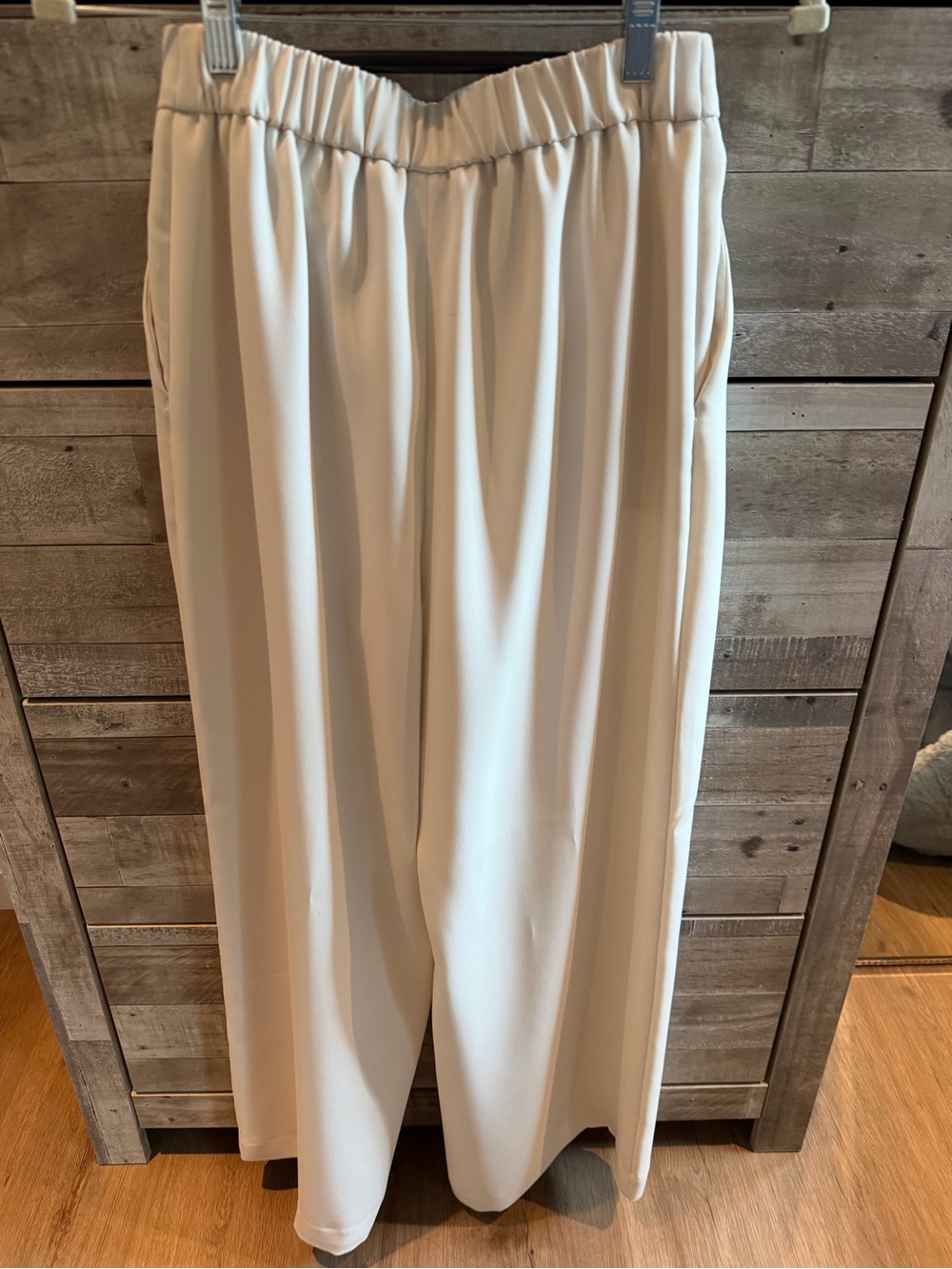 Express Stylist Wide-Leg Cream Womens Pants - Picture 6 of 6